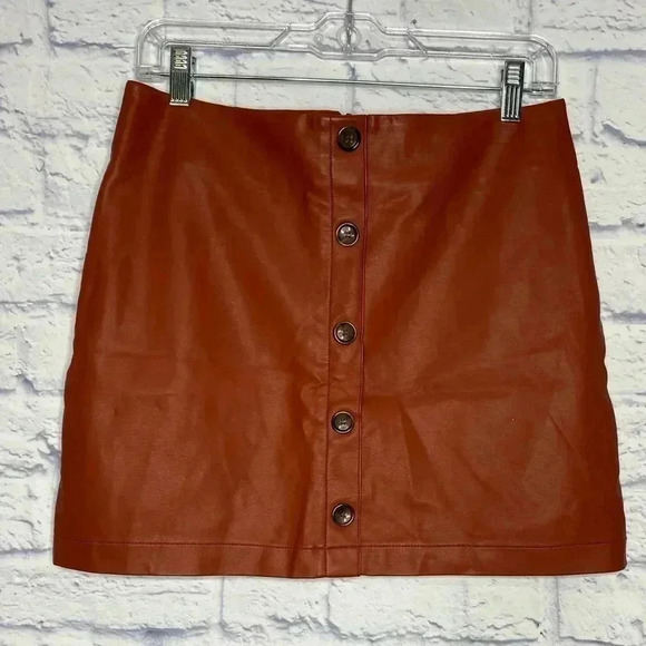 Forever 21 Faux Leather Mini Skirt Large - Picture 2 of 5